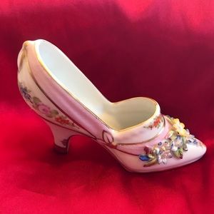 Home #9).  PORCELAIN VICTORIAN HEEL🤍 Beautiful